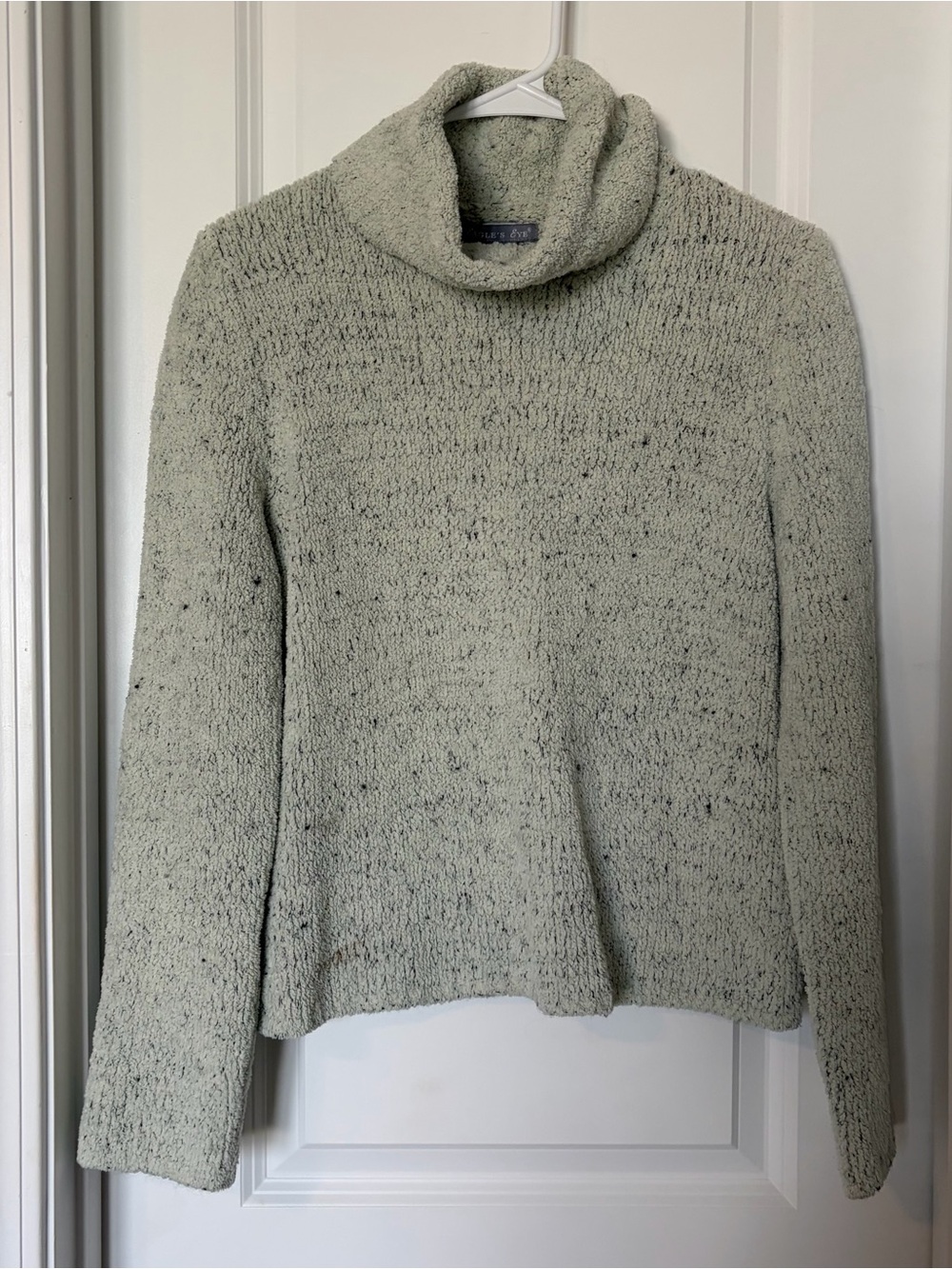 Eagles Eye Soft Cowl Neck Sweater in Light Sage
Size L